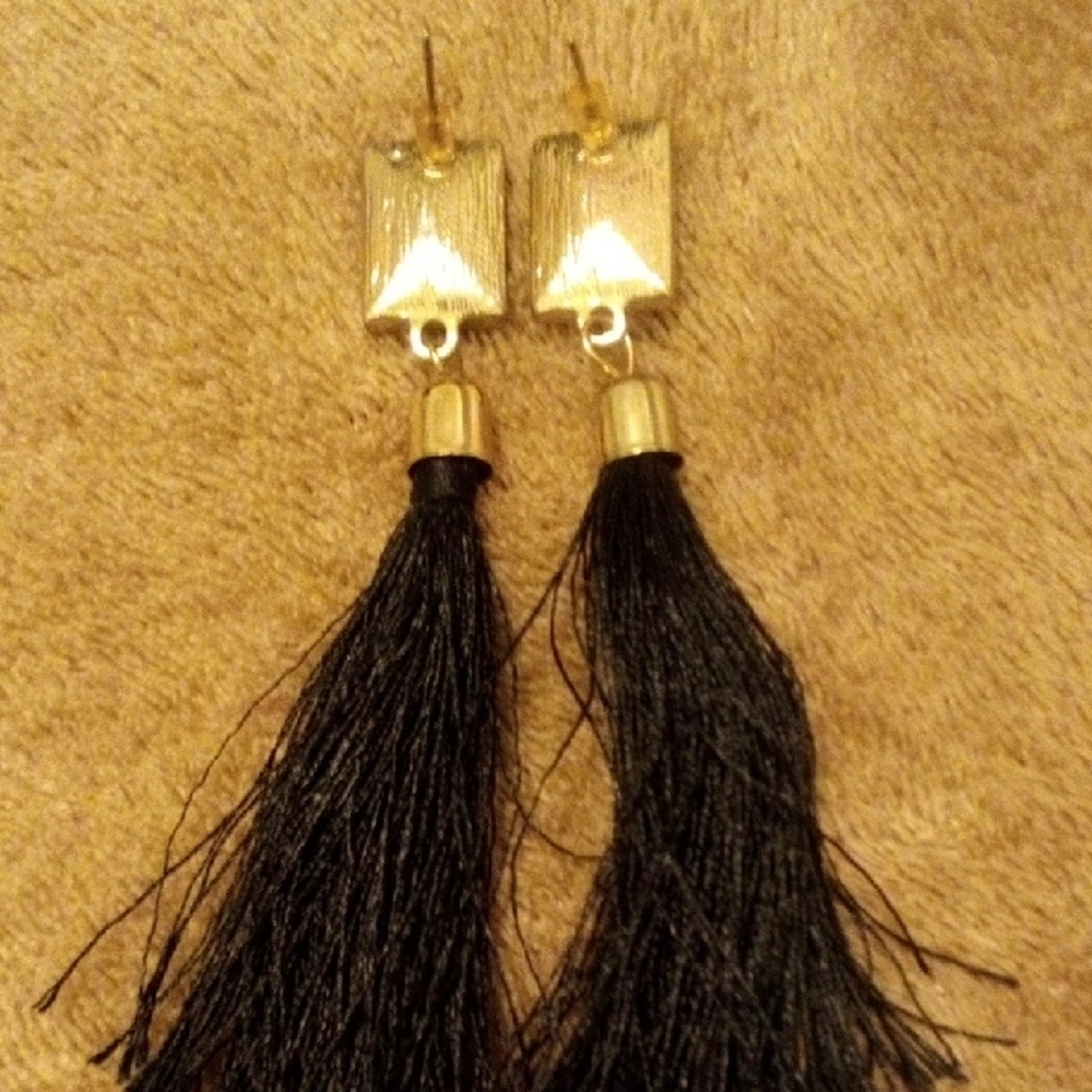 Chic Black and Gold Tassel Earrings - Picture 4 of 5